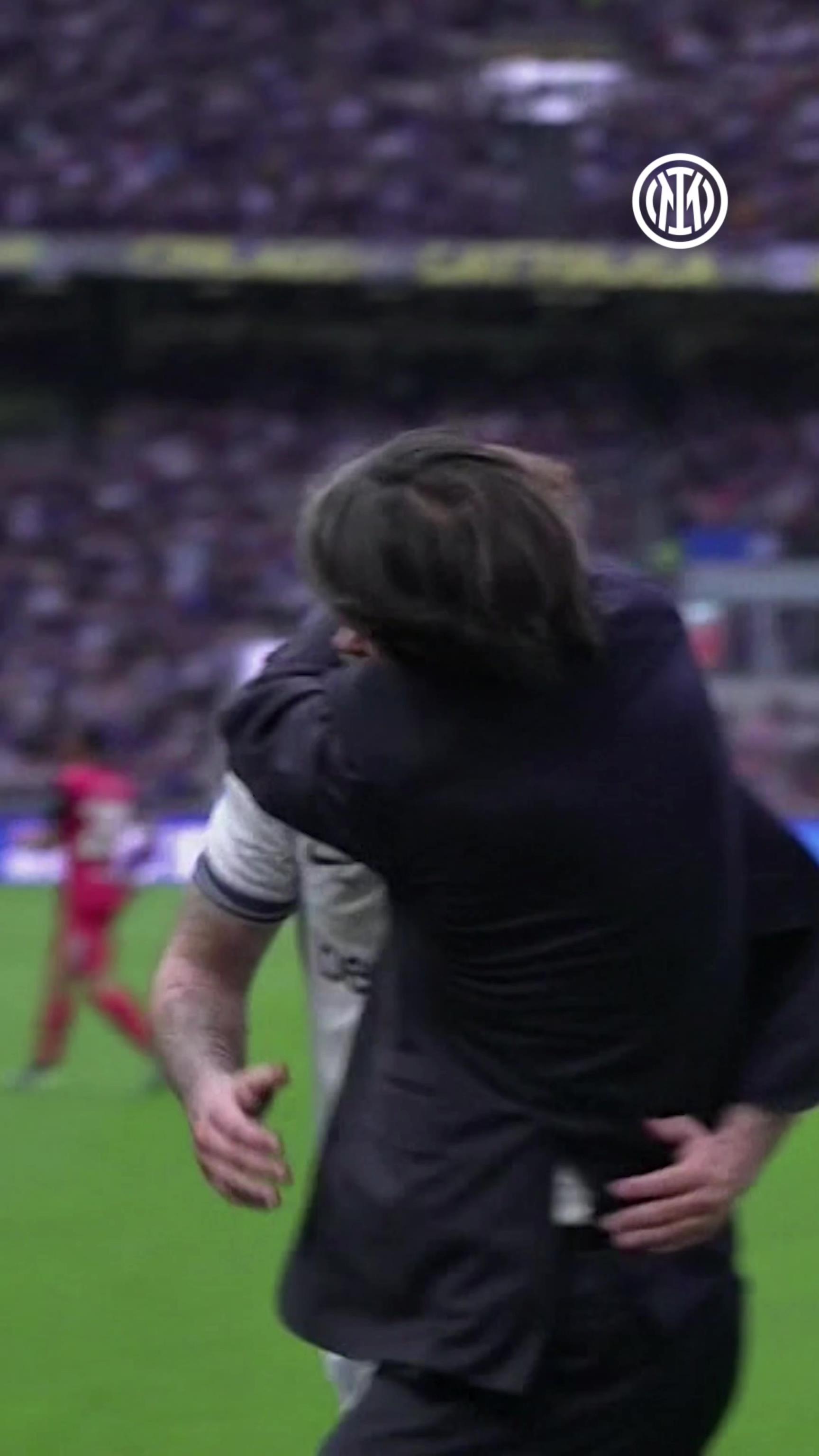 太銷魂，網(wǎng)友：阿瑙托維奇這腳傳球的確值得小因又摟又親