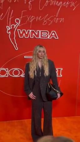 女狀元佩吉強勢登陸WNBA，實力超強，顏值也杠杠的